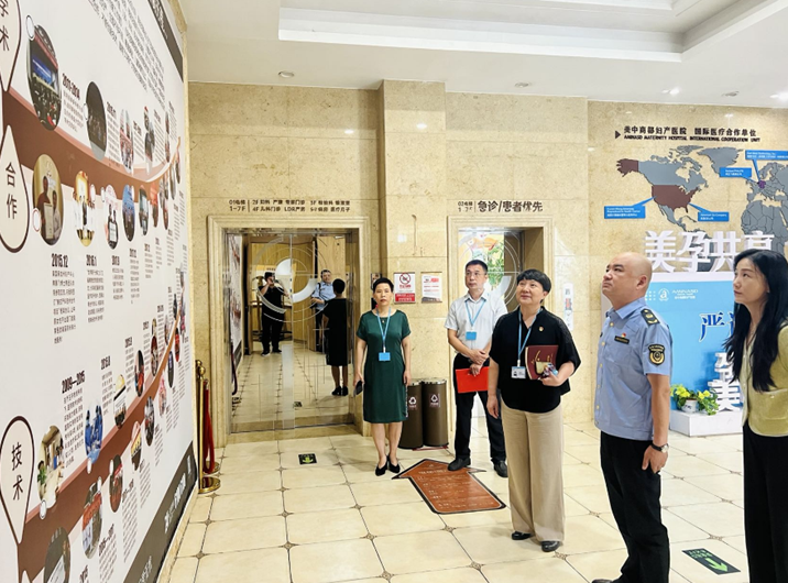 鄭州市金水區(qū)市場管理局領(lǐng)導(dǎo)等一行蒞臨美中商都婦產(chǎn)醫(yī)院走訪調(diào)研